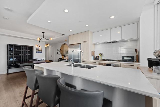 680-seylynn-crescent-lynnmour-north-vancouver-04 at 1003 - 680 Seylynn Crescent, Lynnmour, North Vancouver