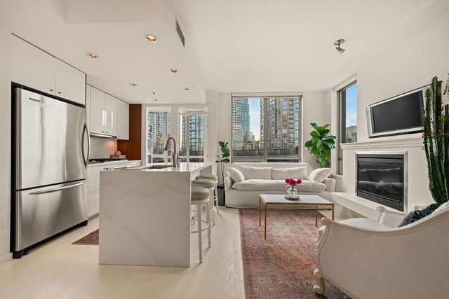 1005-beach-avenue-west-end-vw-vancouver-west-10 at 601 - 1005 Beach Avenue, West End VW, Vancouver West