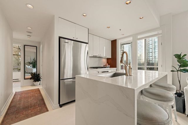 1005-beach-avenue-west-end-vw-vancouver-west-11 at 601 - 1005 Beach Avenue, West End VW, Vancouver West