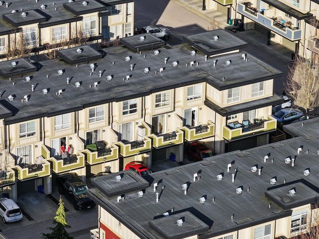 19477-72a-avenue-clayton-cloverdale-01 at 39 - 19477 72a Avenue, Clayton, Cloverdale