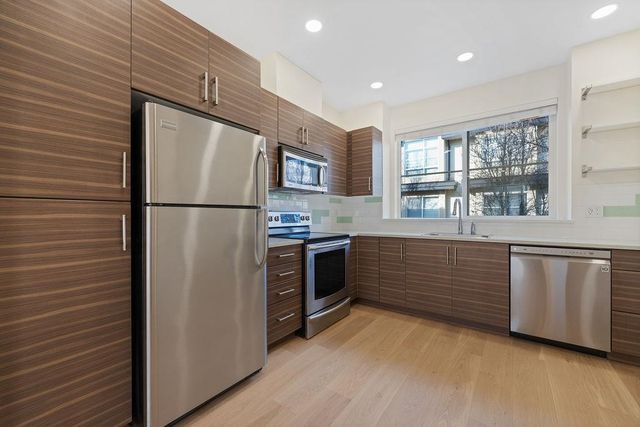 19477-72a-avenue-clayton-cloverdale-04 at 39 - 19477 72a Avenue, Clayton, Cloverdale