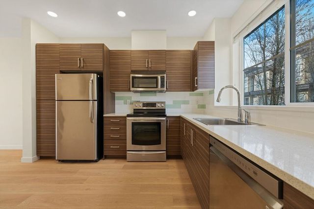 19477-72a-avenue-clayton-cloverdale-05 at 39 - 19477 72a Avenue, Clayton, Cloverdale