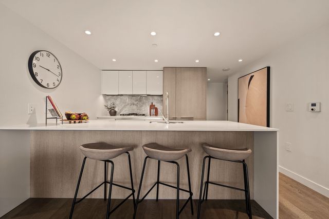 04-8x-on-the-park-1610-kitchen-island at 1610 - 1111 Richards Street, Vancouver West