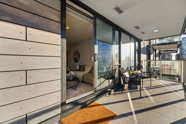 27-8x-on-the-park-1610-balcony at 1610 - 1111 Richards Street, Vancouver West
