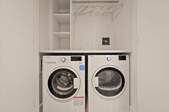 29-8x-on-the-park-1610-in-suite-laundry at 1610 - 1111 Richards Street, Vancouver West