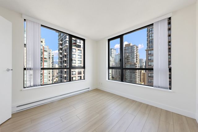 11 at 2502 - 977 Mainland Street, Heart of Yaletown, Vancouver West