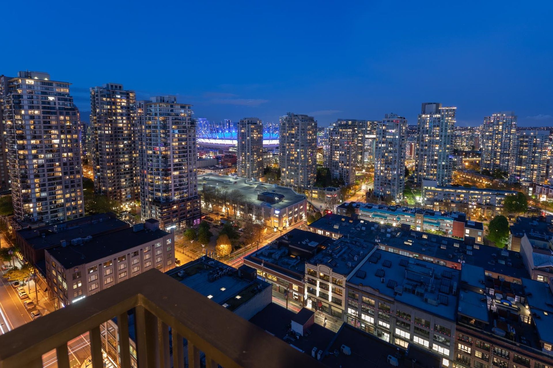 2303 - 1055 Homer Street, Heart of Yaletown, Vancouver West photo number 1