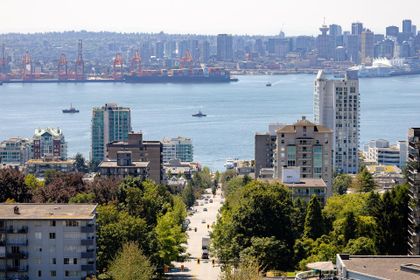 135-e-13th-street-central-lonsdale-north-vancouver-19 at 1406 - 135 E 13th Street, Central Lonsdale, North Vancouver