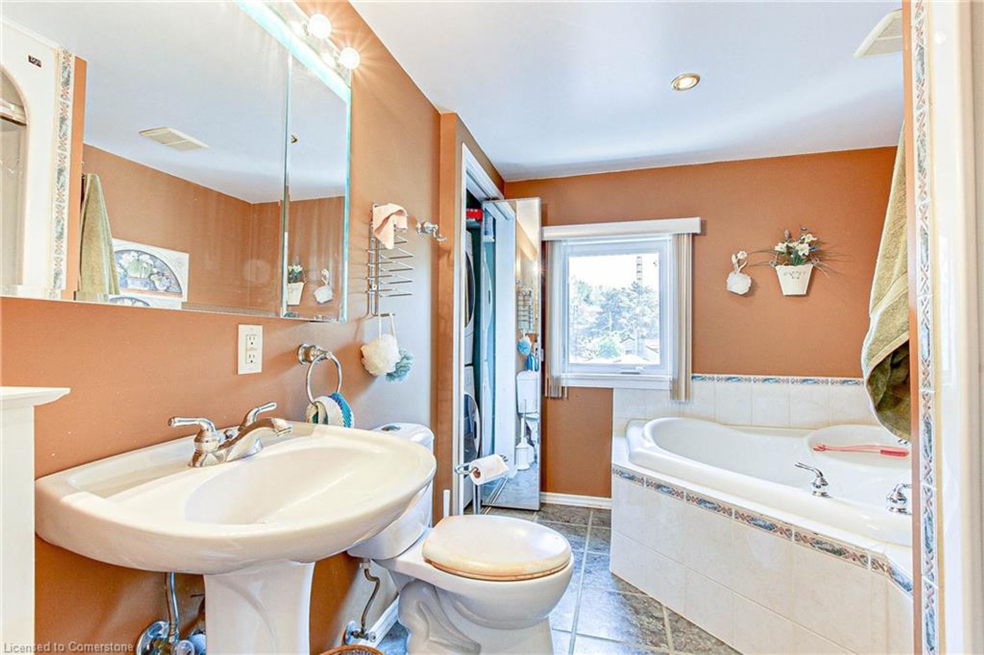 47-upper-level-five-piece-bath at 88 Woodstock Avenue, Long Point 47-upper-level-five-piece-bath at 88 Woodstock Avenue, Long Point