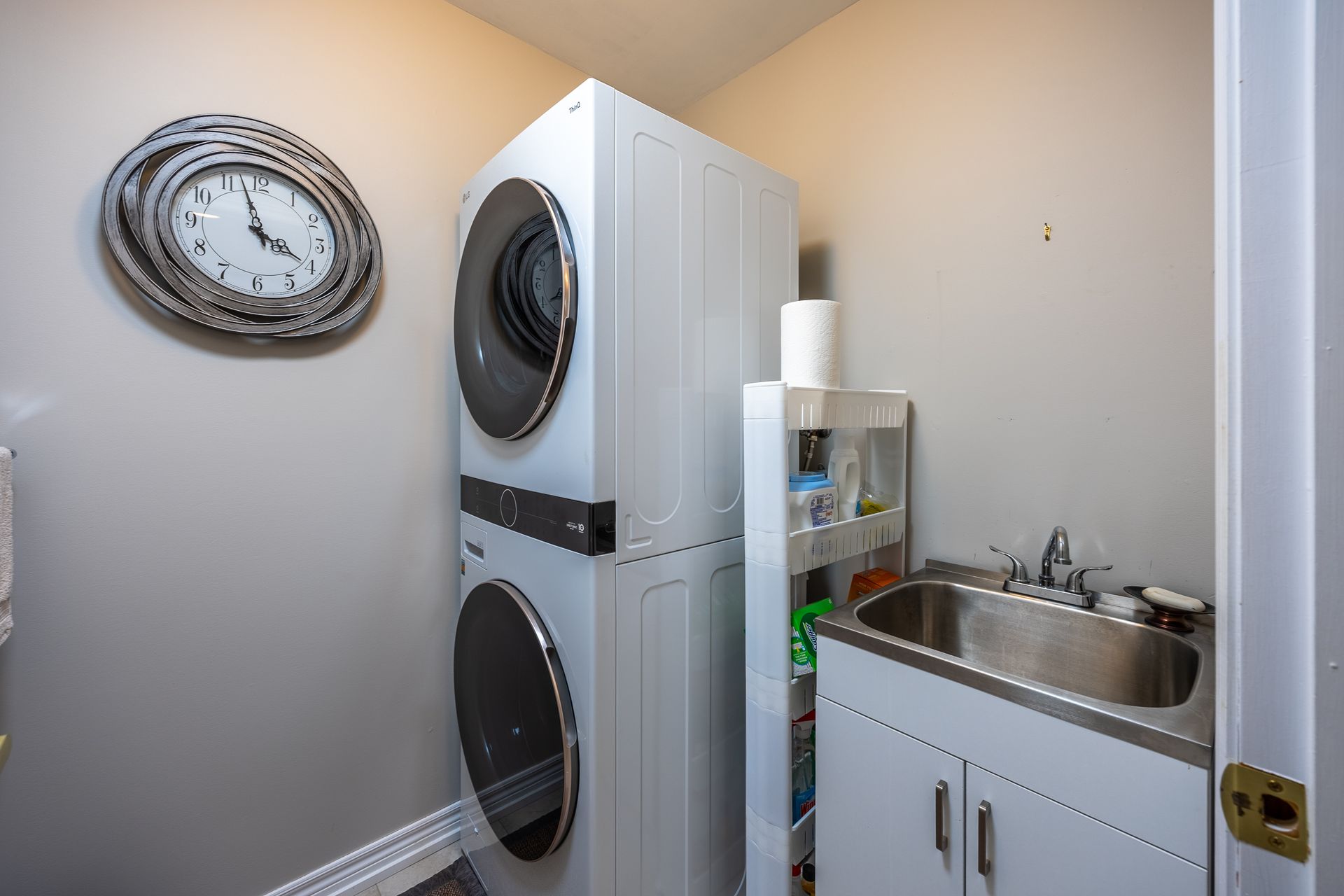 Laundry at 2 Carolina Way, Village of Long Point Bay, Port Rowan Laundry at 2 Carolina Way, Village of Long Point Bay, Port Rowan