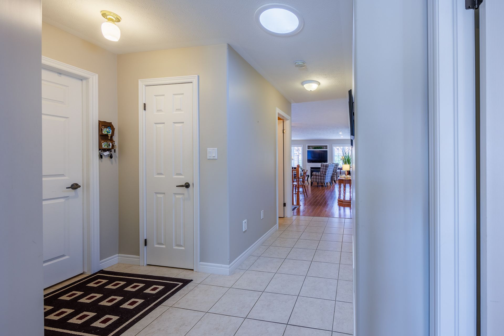 Entry at 103 Upper Canada Drive, Village of Long Point Bay, Port Rowan Entry at 103 Upper Canada Drive, Village of Long Point Bay, Port Rowan