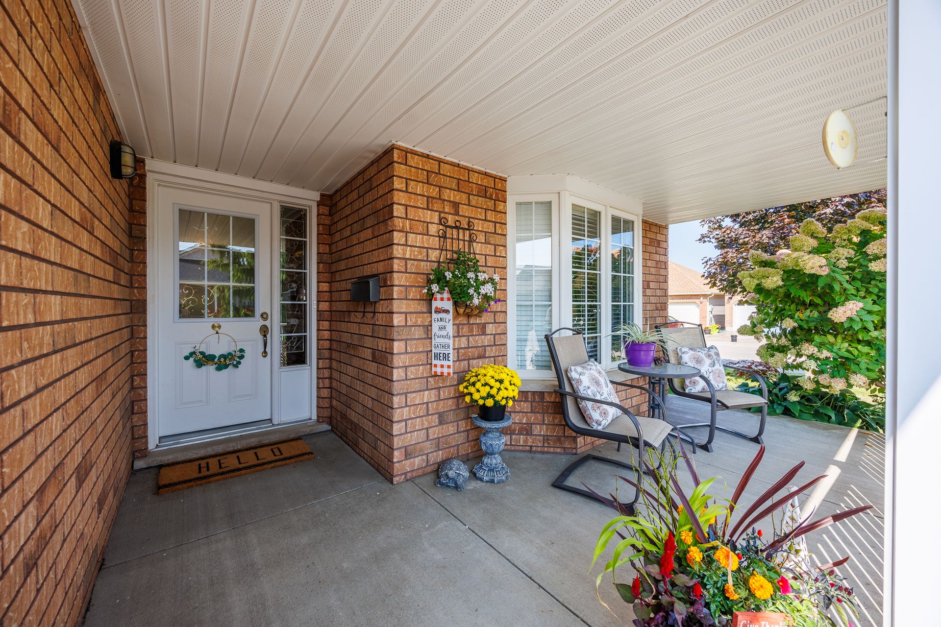 Entry at 103 Upper Canada Drive, Village of Long Point Bay, Port Rowan Entry at 103 Upper Canada Drive, Village of Long Point Bay, Port Rowan