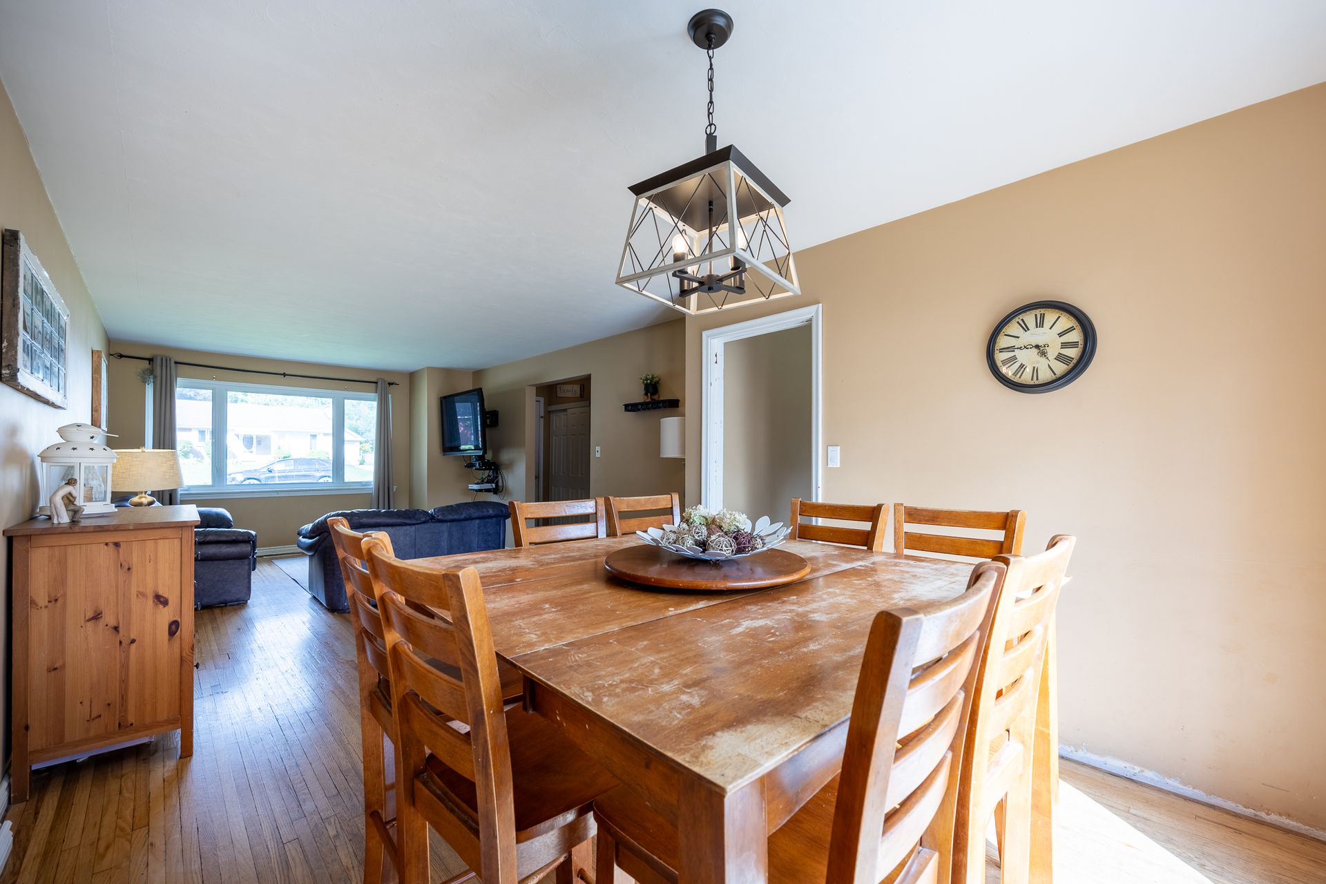 Dining Space at 5 Bint Avenue, Simcoe Dining Space at 5 Bint Avenue, Simcoe