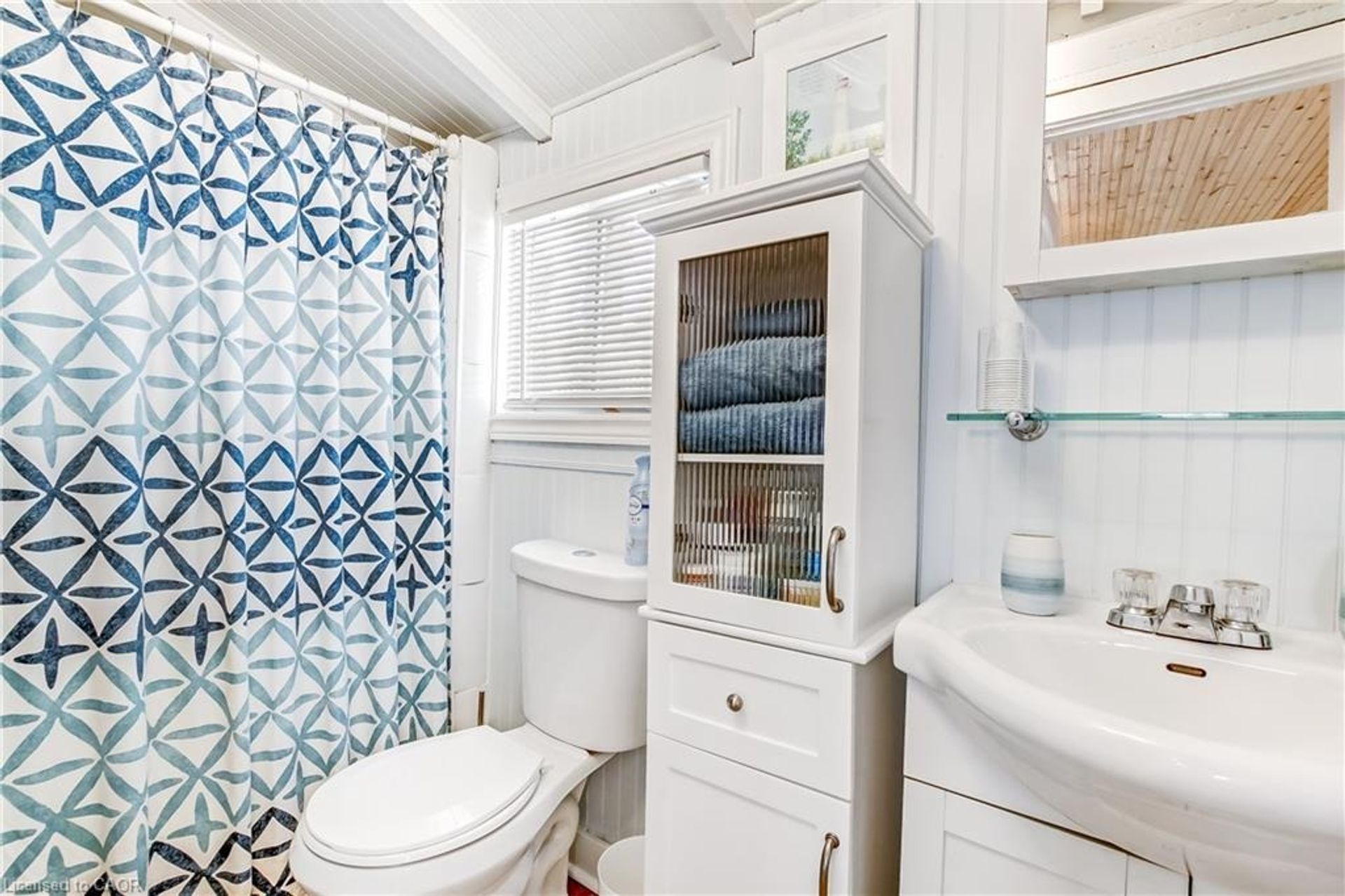 Bathroom at 10 Fourth Avenue, Long Point Bathroom at 10 Fourth Avenue, Long Point