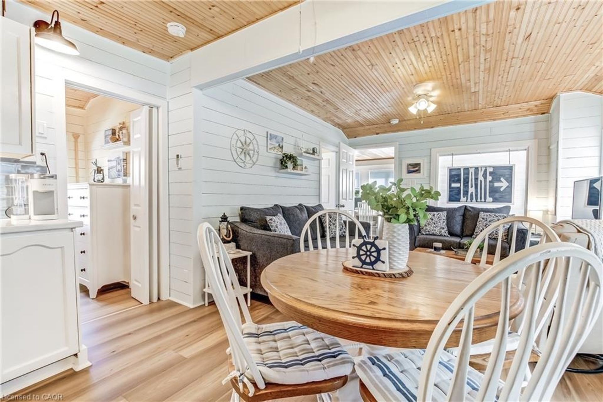 Dining Area at 10 Fourth Avenue, Long Point Dining Area at 10 Fourth Avenue, Long Point