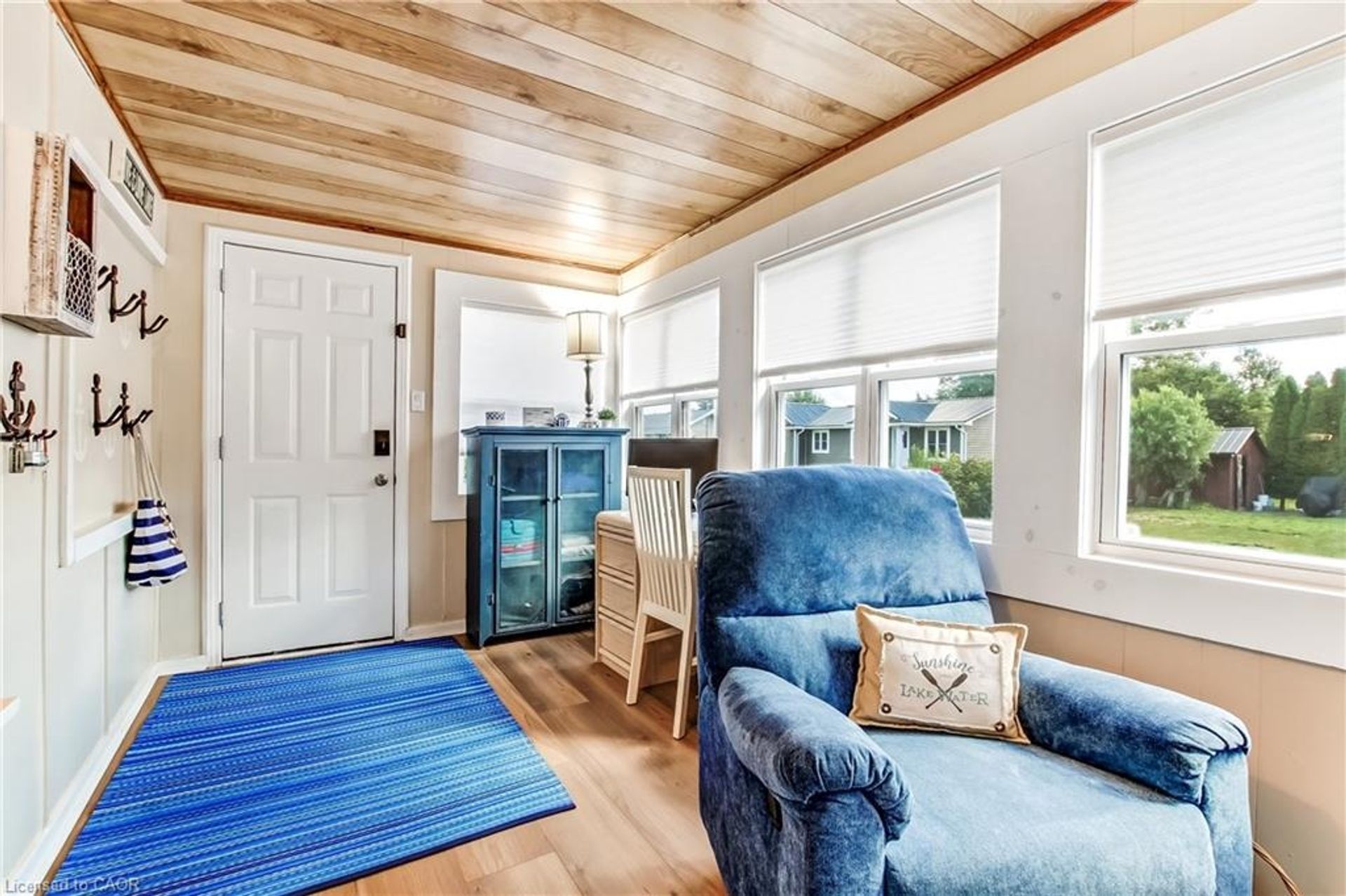 Sitting Rooom at 10 Fourth Avenue, Long Point Sitting Rooom at 10 Fourth Avenue, Long Point