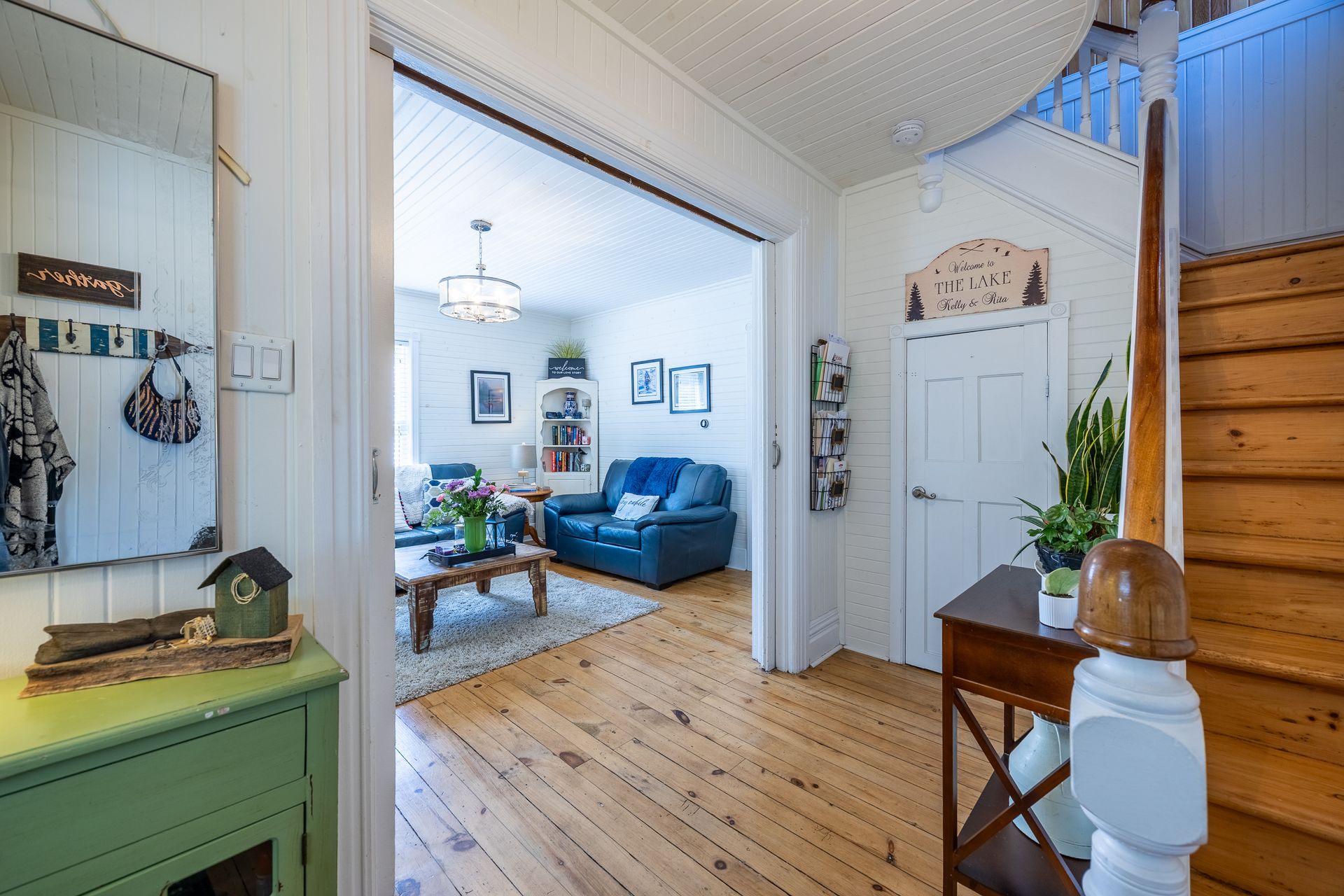 Entry at 1047 Bay Street, Port Rowan Entry at 1047 Bay Street, Port Rowan