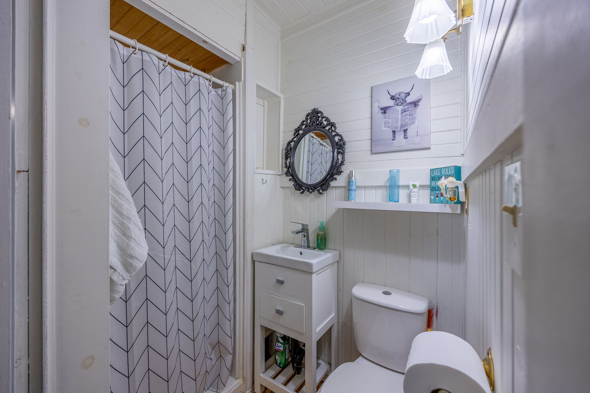 Bathroom at 1047 Bay Street, Port Rowan Bathroom at 1047 Bay Street, Port Rowan
