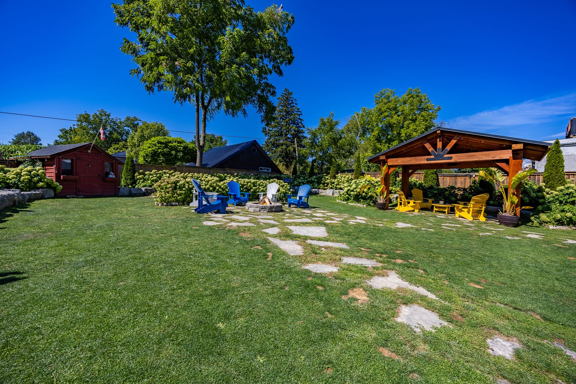 Yard at 1047 Bay Street, Port Rowan Yard at 1047 Bay Street, Port Rowan