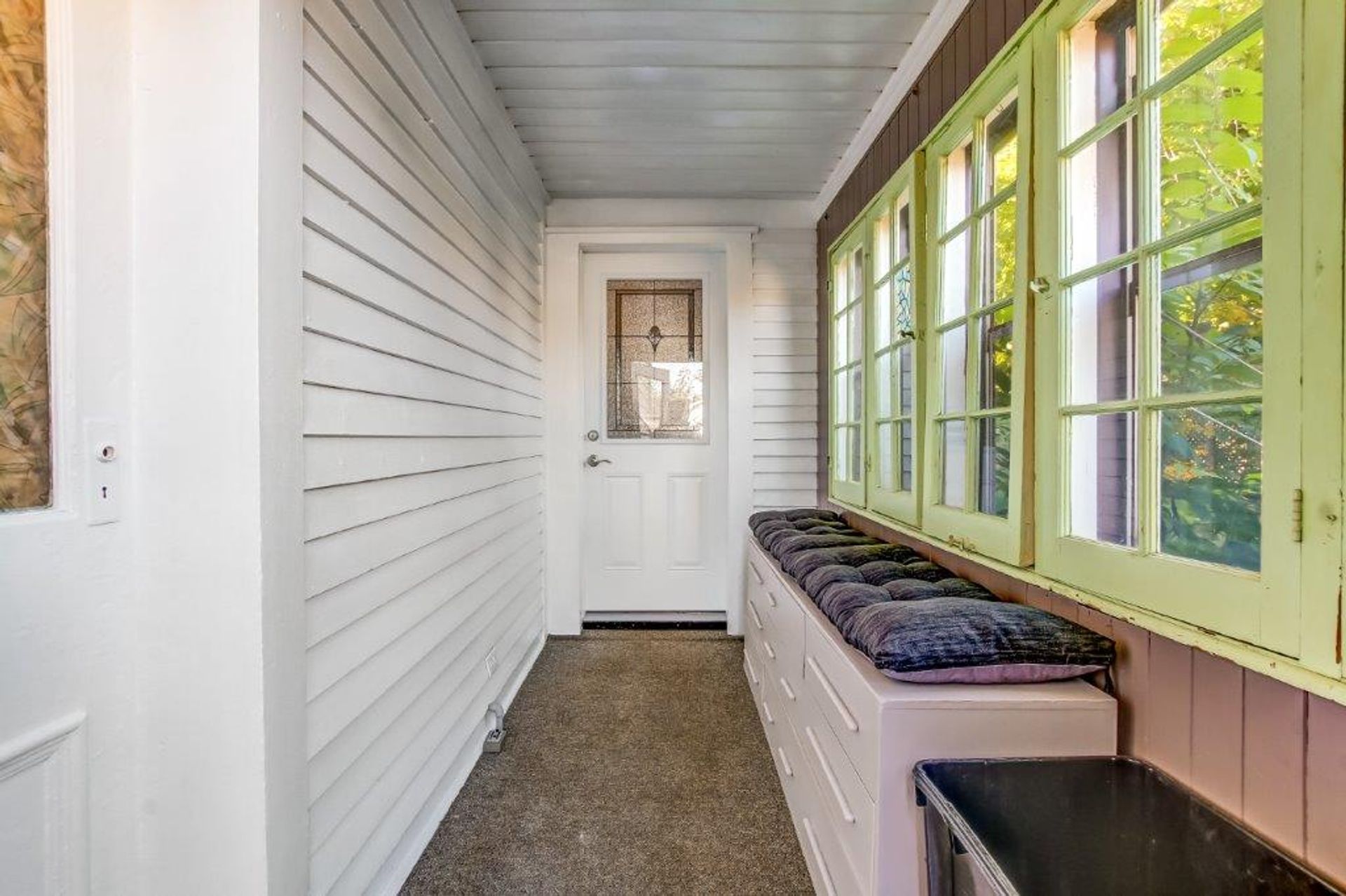 Side entry at 24 Centre Street, Port Rowan Side entry at 24 Centre Street, Port Rowan