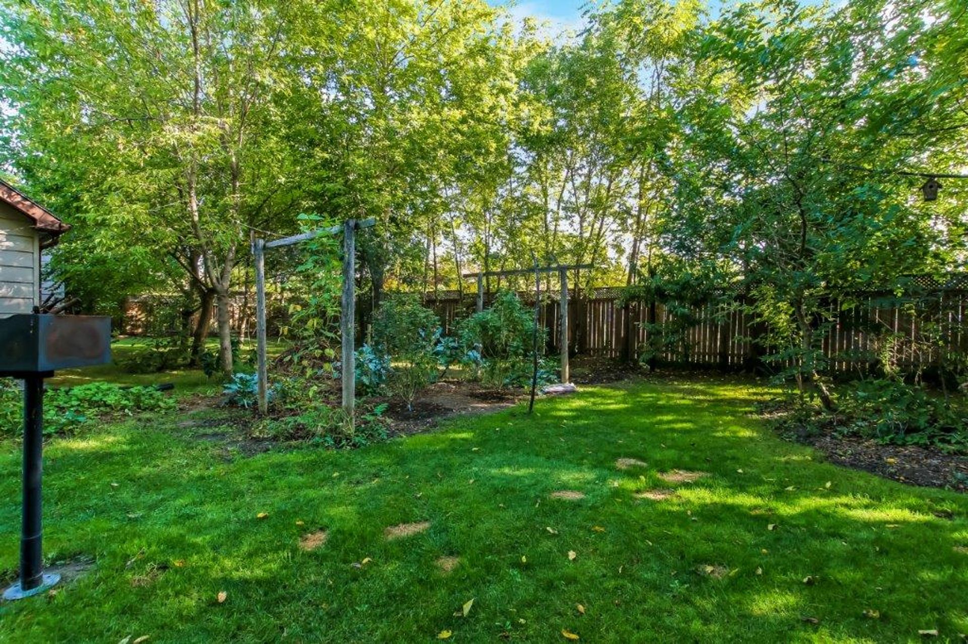 back yard garden area at 24 Centre Street, Port Rowan back yard garden area at 24 Centre Street, Port Rowan