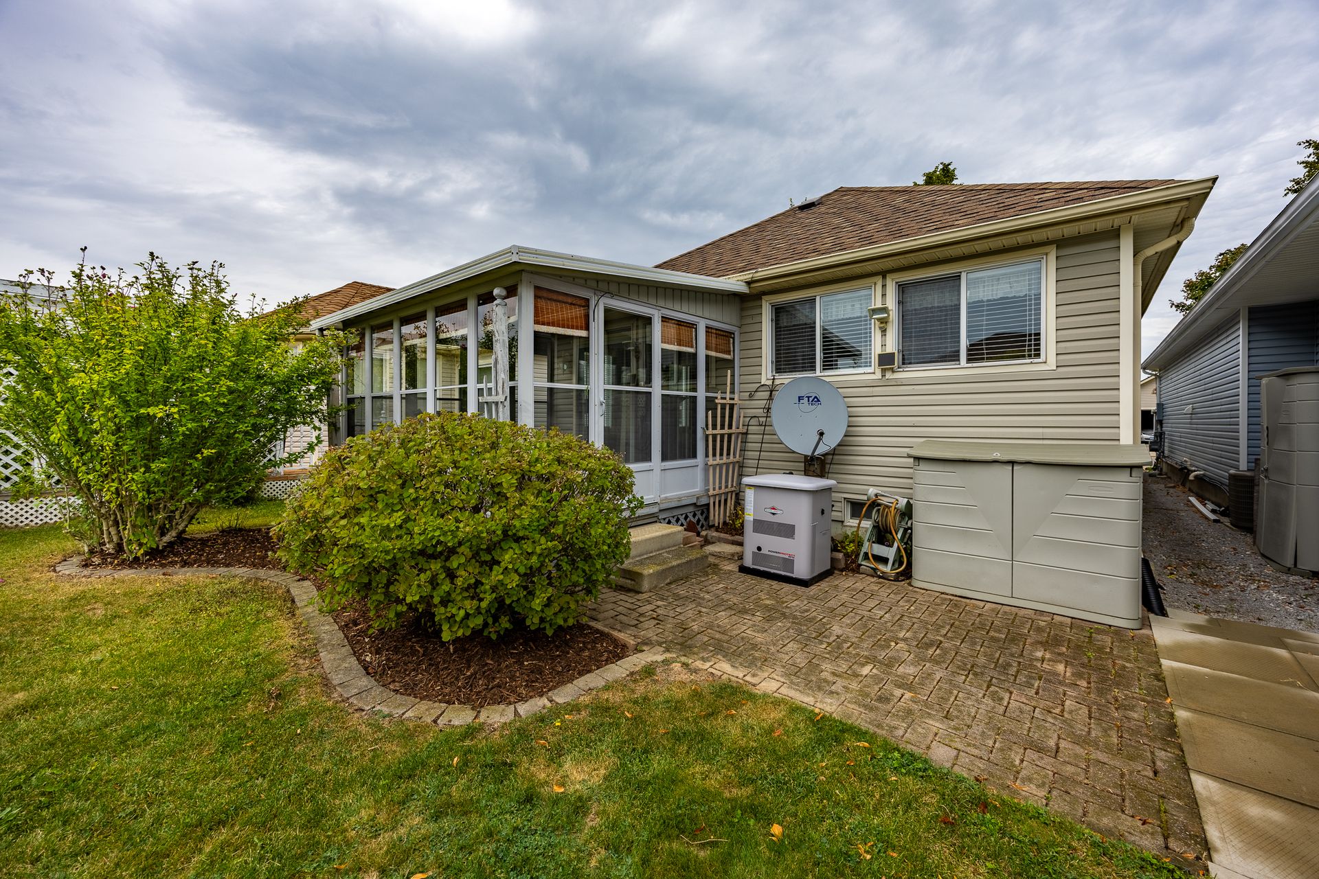 full automatic generator included at 4 Walsingham Drive, Village of Long Point Bay, Port Rowan full automatic generator included at 4 Walsingham Drive, Village of Long Point Bay, Port Rowan