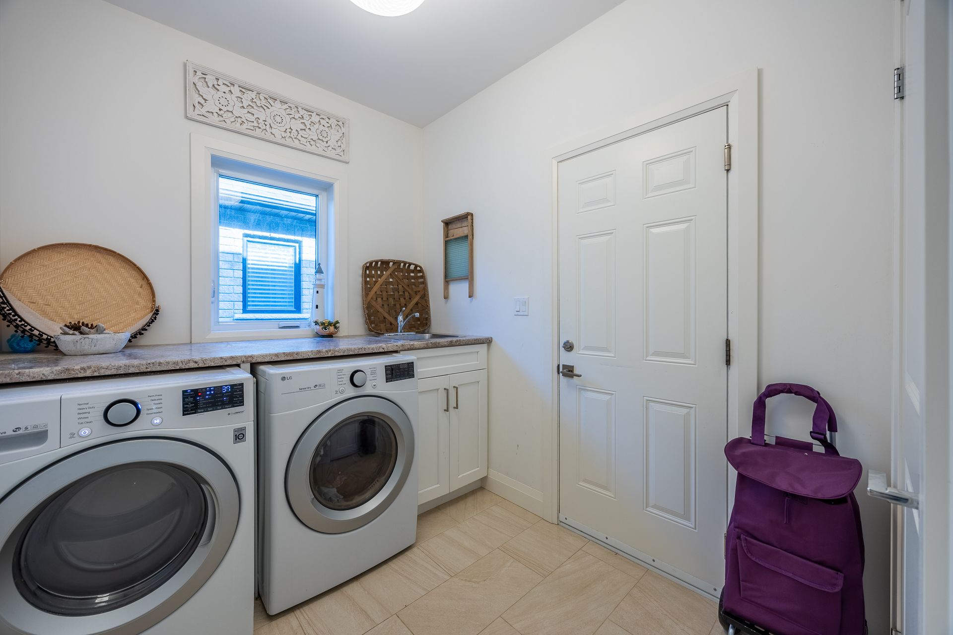 Laundry at 80 Backus Drive, Port Rowan Laundry at 80 Backus Drive, Port Rowan