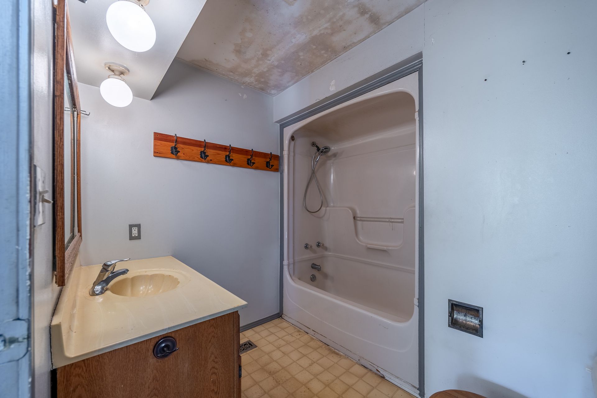 Bathroom at 10 Troyer Road, Walsingham Bathroom at 10 Troyer Road, Walsingham