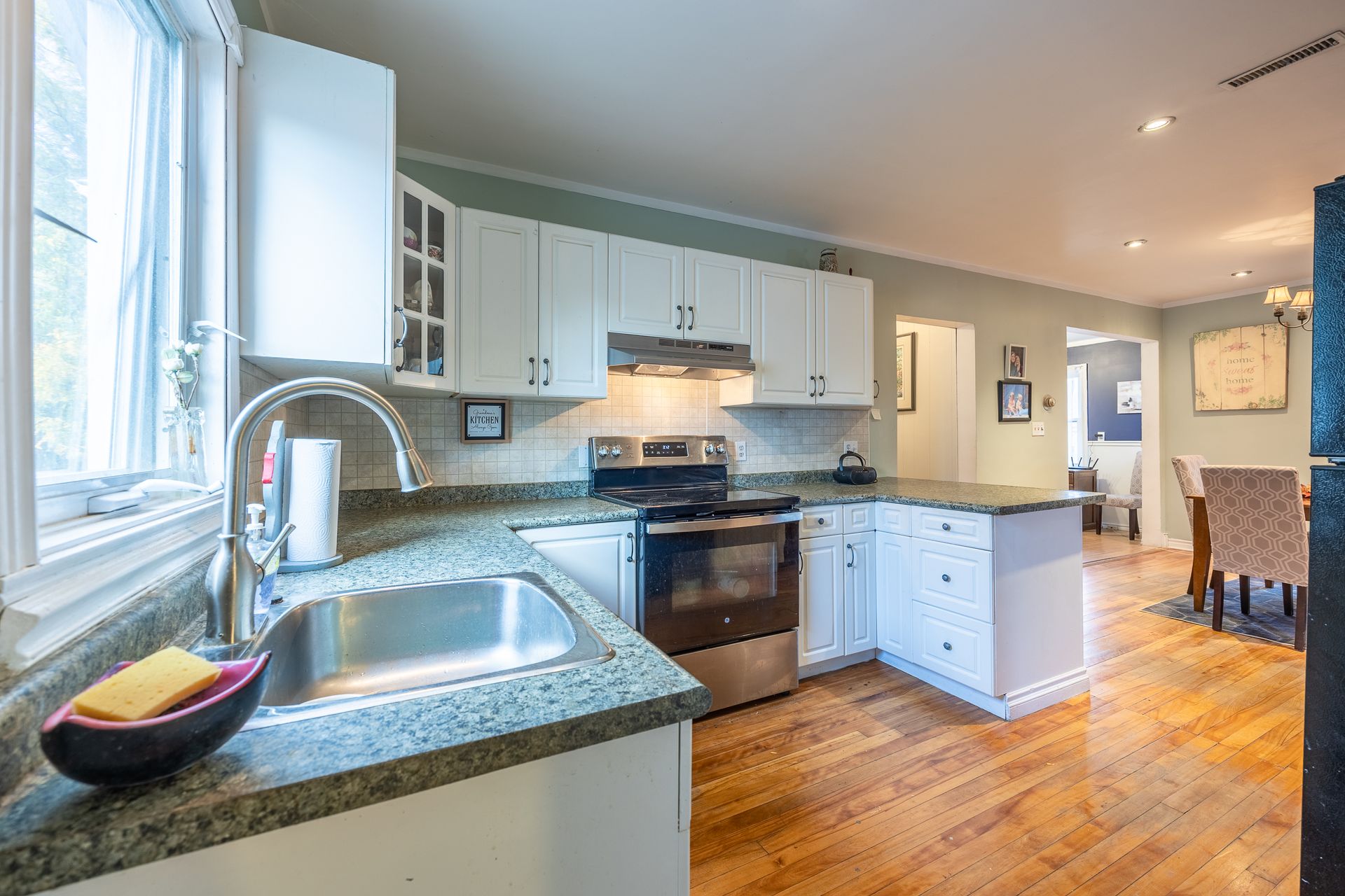 Kitchen at 167 Eastern Avenue, Delhi Kitchen at 167 Eastern Avenue, Delhi