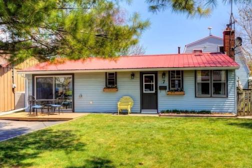 7 Willow Avenue, Long Point Cottage Community, Long Point photo number 2