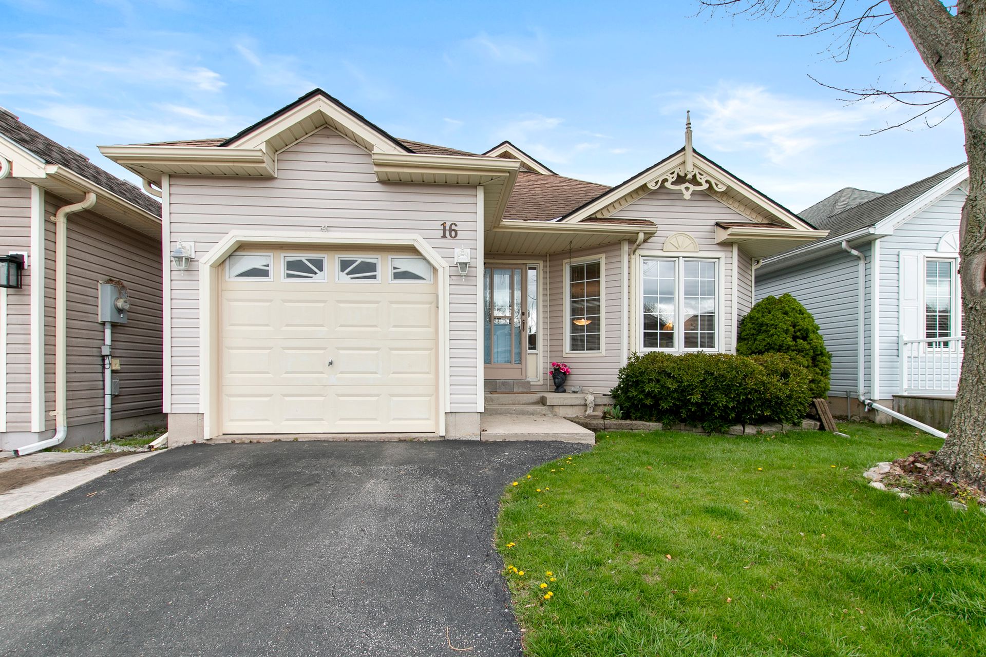 16 Mallard Walk, Village of Long Point Bay (Rural S. Walsingham), Port Rowan photo number 1