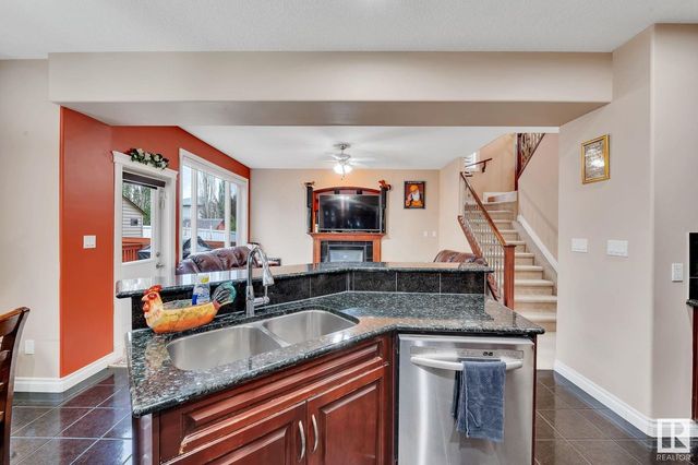 3332-18-street-silver-berry-edmonton-15 at 3332 18 Street, Silver Berry, Edmonton