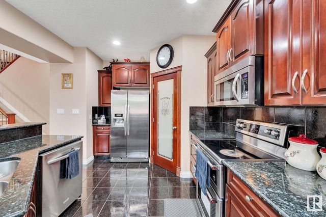 3332-18-street-silver-berry-edmonton-17 at 3332 18 Street, Silver Berry, Edmonton