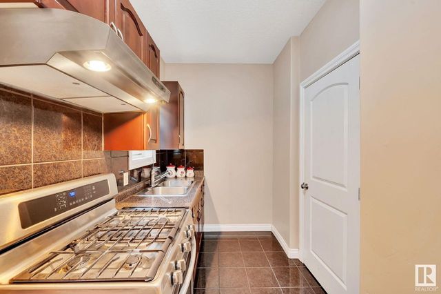 3332-18-street-silver-berry-edmonton-27 at 3332 18 Street, Silver Berry, Edmonton