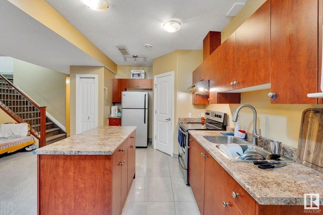 3332-18-street-silver-berry-edmonton-64 at 3332 18 Street, Silver Berry, Edmonton