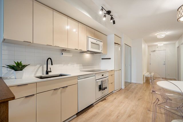 788-hamilton-street-downtown-vw-vancouver-west-06 at 1907 - 788 Hamilton Street, Downtown VW, Vancouver West