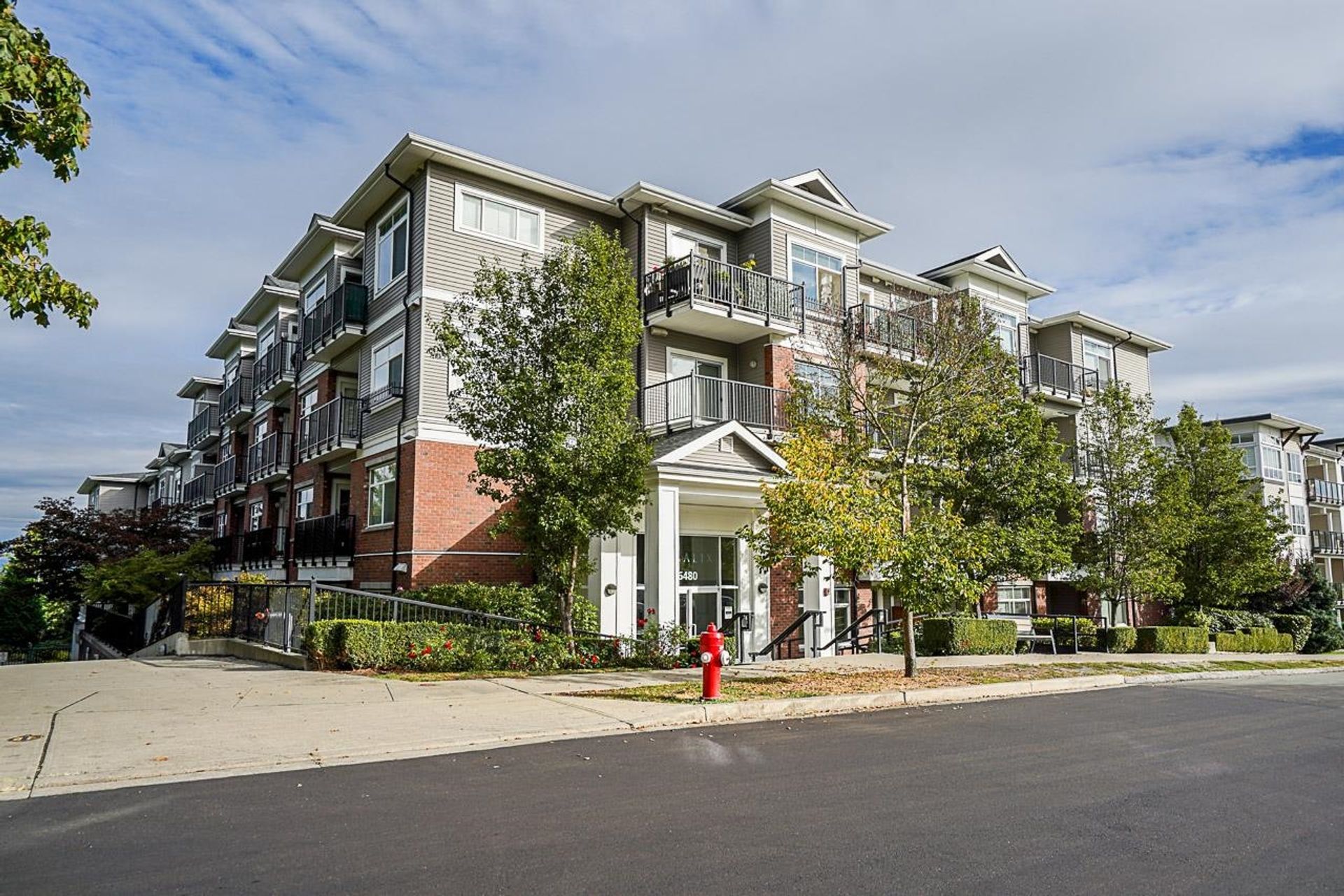 316 - 6480 195a Street, Clayton, Cloverdale photo number 1