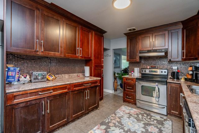 654-linton-street-central-coquitlam-coquitlam-18 at 654 Linton Street, Central Coquitlam, Coquitlam