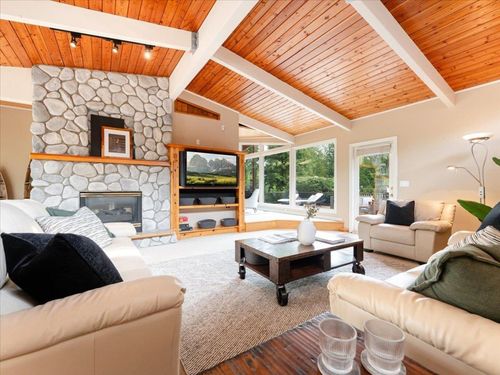 999-clements-avenue-canyon-heights-nv-north-vancouver-02 at 999 Clements Avenue, Canyon Heights NV, North Vancouver