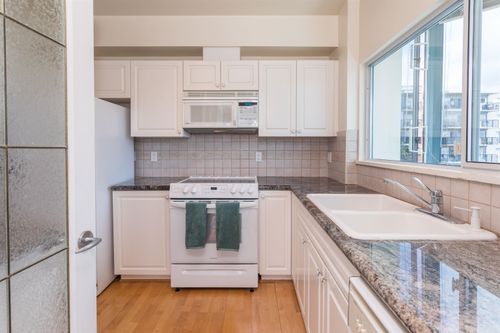 1689-duchess-avenue-ambleside-west-vancouver-12 at 408 - 1689 Duchess Avenue, Ambleside, West Vancouver