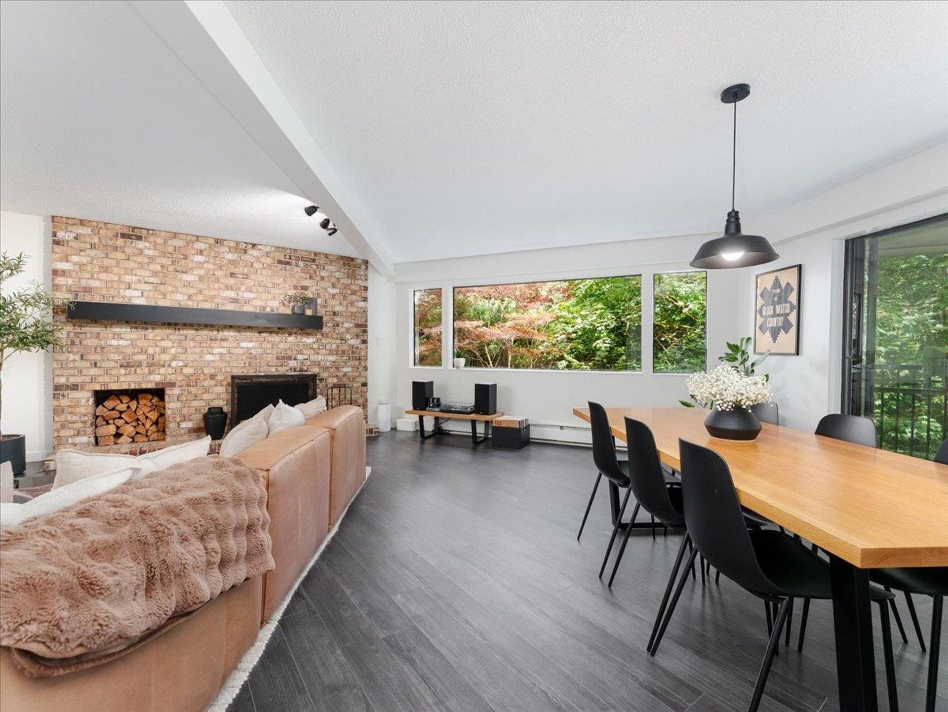 304 - 1385 Draycott Road, Lynn Valley, North Vancouver 