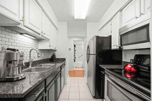 708-eighth-avenue-uptown-nw-new-westminster-08 at 102 - 708 Eighth Avenue, Uptown NW, New Westminster