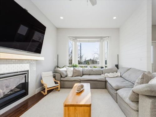 318-e-keith-road-central-lonsdale-north-vancouver-06 at 318 E Keith Road, Central Lonsdale, North Vancouver