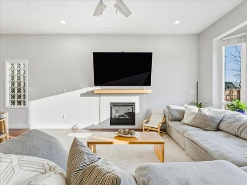 318-e-keith-road-central-lonsdale-north-vancouver-07 at 318 E Keith Road, Central Lonsdale, North Vancouver