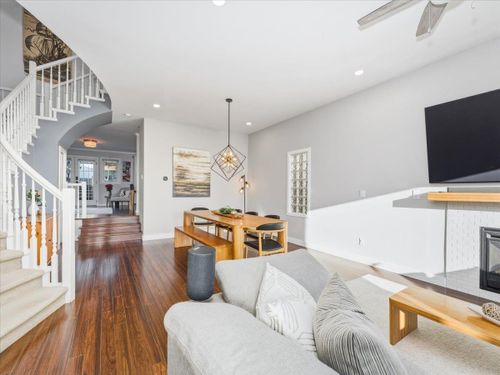 318-e-keith-road-central-lonsdale-north-vancouver-08 at 318 E Keith Road, Central Lonsdale, North Vancouver