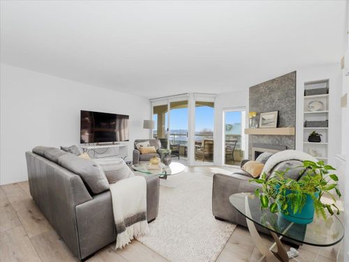 168-chadwick-court-lower-lonsdale-north-vancouver-04 at 209 - 168 Chadwick Court, Lower Lonsdale, North Vancouver