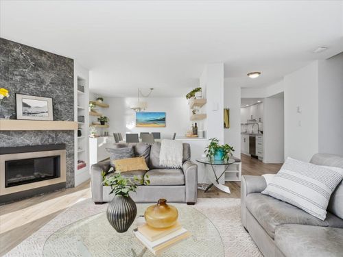 168-chadwick-court-lower-lonsdale-north-vancouver-05 at 209 - 168 Chadwick Court, Lower Lonsdale, North Vancouver