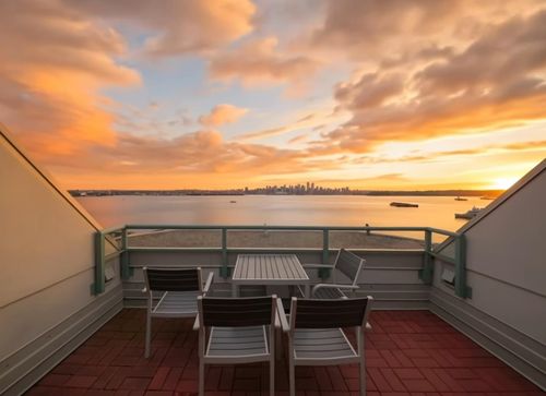 168-chadwick-court-lower-lonsdale-north-vancouver-34 at 209 - 168 Chadwick Court, Lower Lonsdale, North Vancouver