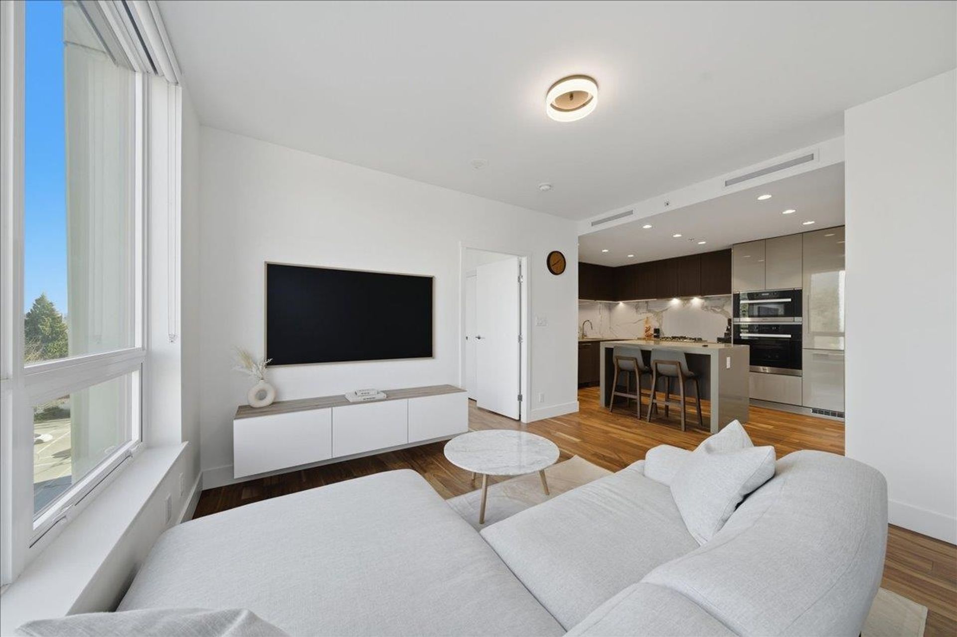 608 - 1675 Lions Gate Lane, Pemberton NV, North Vancouver 