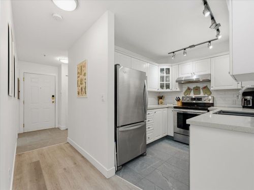 155-e-3rd-street-lower-lonsdale-north-vancouver-21 at 112 - 155 E 3rd Street, Lower Lonsdale, North Vancouver
